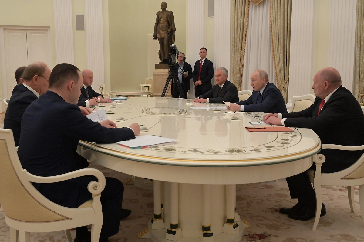 Встреча Владимира Путина с руководителями парламентских партий. Обложка © Life.ru