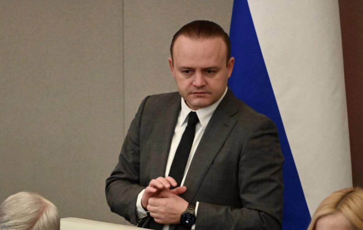 Работа депутатов в зале Государственной думы. От партии «Новые люди» избраны Алексей Нечаев, Владислав Даванков, Сардана Авксентьева, Сангаджи Тарбаев и другие. © Life.ru
