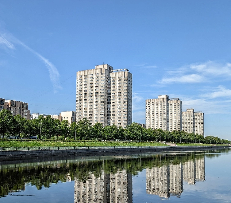 Башни на курьих ножках. Фото © 2gis.ru