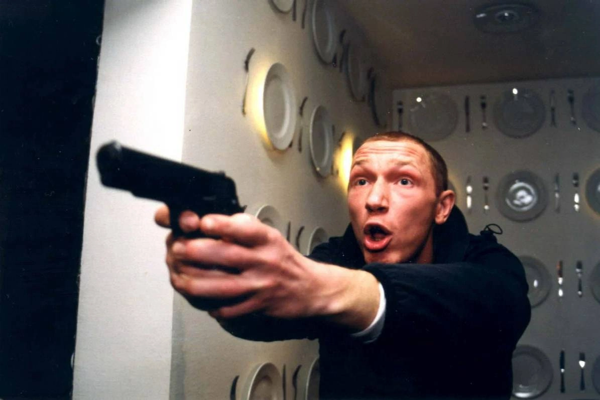 Балаша застрелили в Энгельсе 5 ноября 1998 года. Фото © Кадр из фильма «Бумер», режиссёр Пётр Буслов, сценаристы Денис Родимин, Пётр Буслов