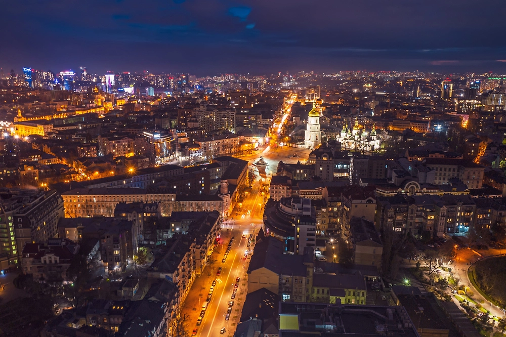 Обложка © Shutterstock / FOTODOM / Roxana Bashyrova