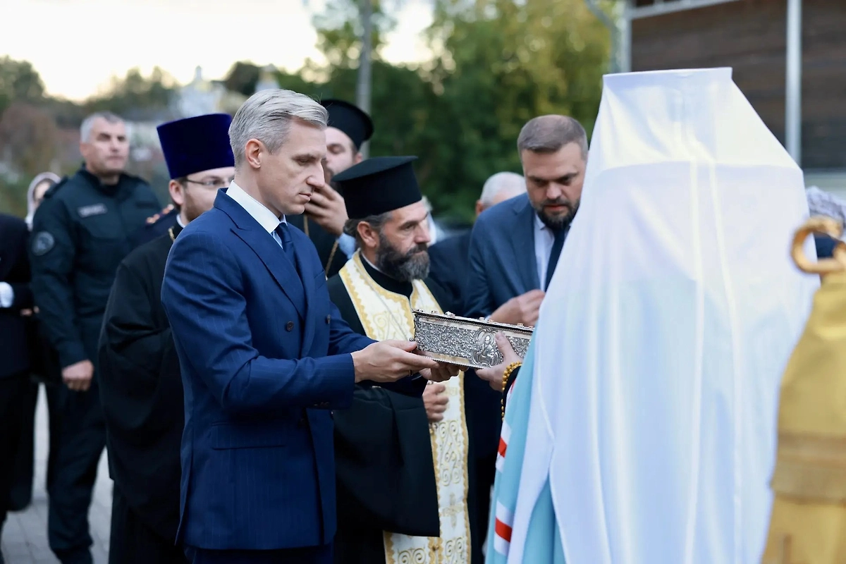 Обложка © MAX / Василий Анохин