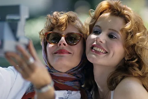 «Тельма и Луиза»: Сьюзен Сарандон в роли Луизы Сойер в фильме Ридли Скотта «Тельма и Луиза». Картина вышла в 1991 году и принесла актрисе одну из пяти номинаций на «Оскар». Фото © кадр из фильма «Тельма и Луиза»,режиссер Ридли Скотт,сценарист Кэлли Хури