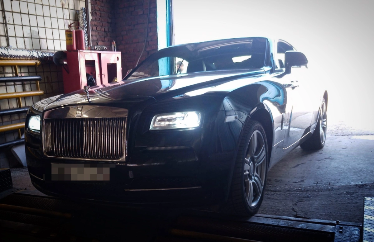 Rolls-Royce Самойловой и Джигана. Фото © avinfotelegrph.com