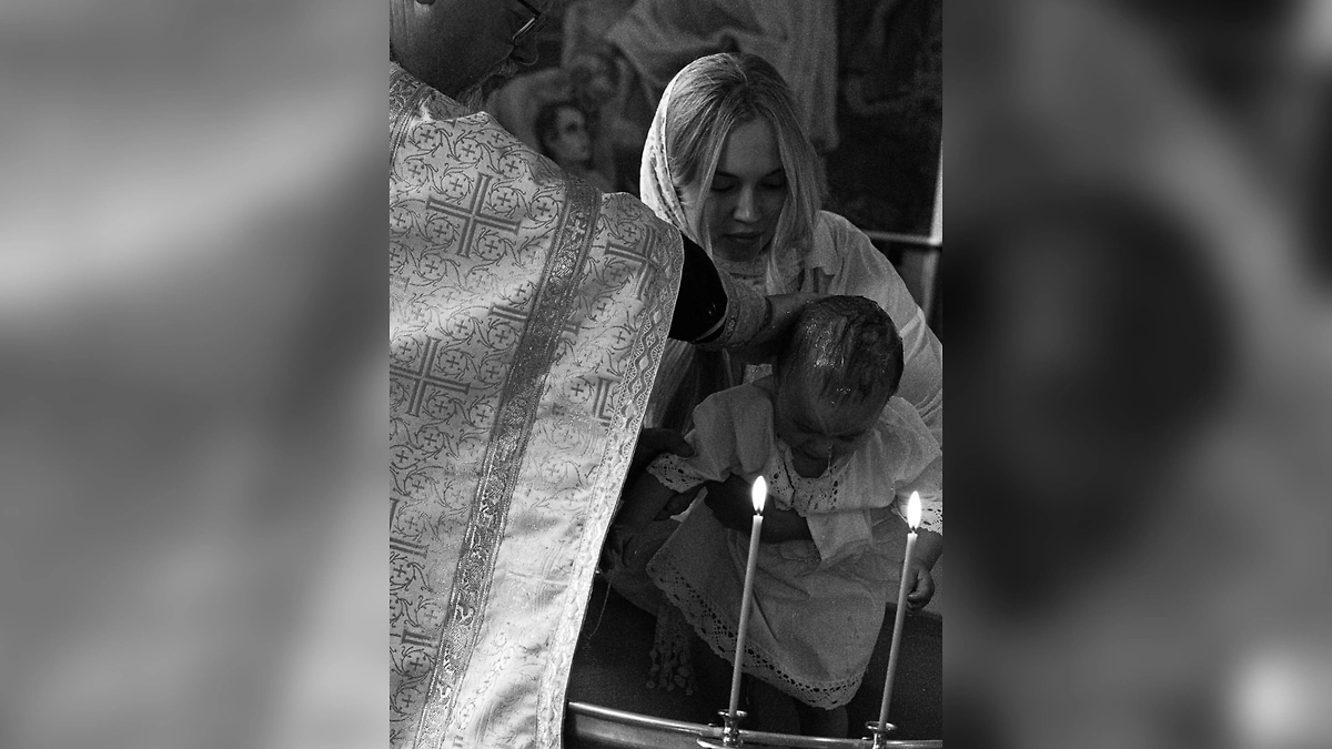 В Челябинске крестили дочь экс-звезды «Барселоны» Алексиса Санчеса и российской модели Александры Литвиновой. Фото © Instagram (признан экстремистской организацией и запрещён на территории Российской Федерации)/ alexandra.litvinova