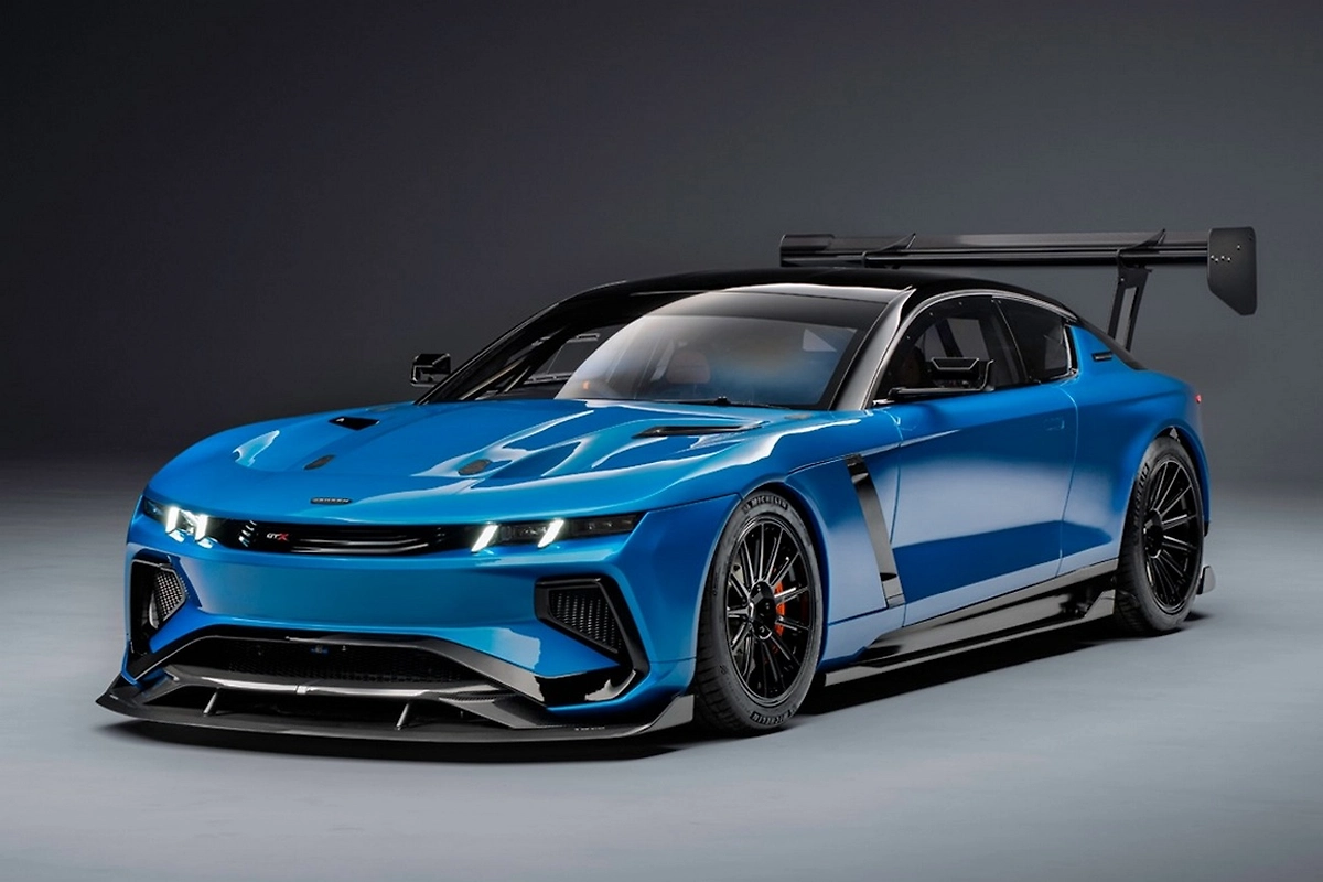 Interceptor GTX. Фото © Jensen International Automotive