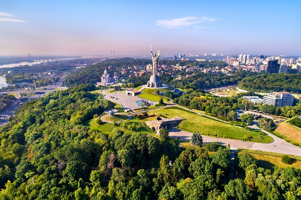 Обложка © Shutterstock / FOTODOM / Leonid Andronov