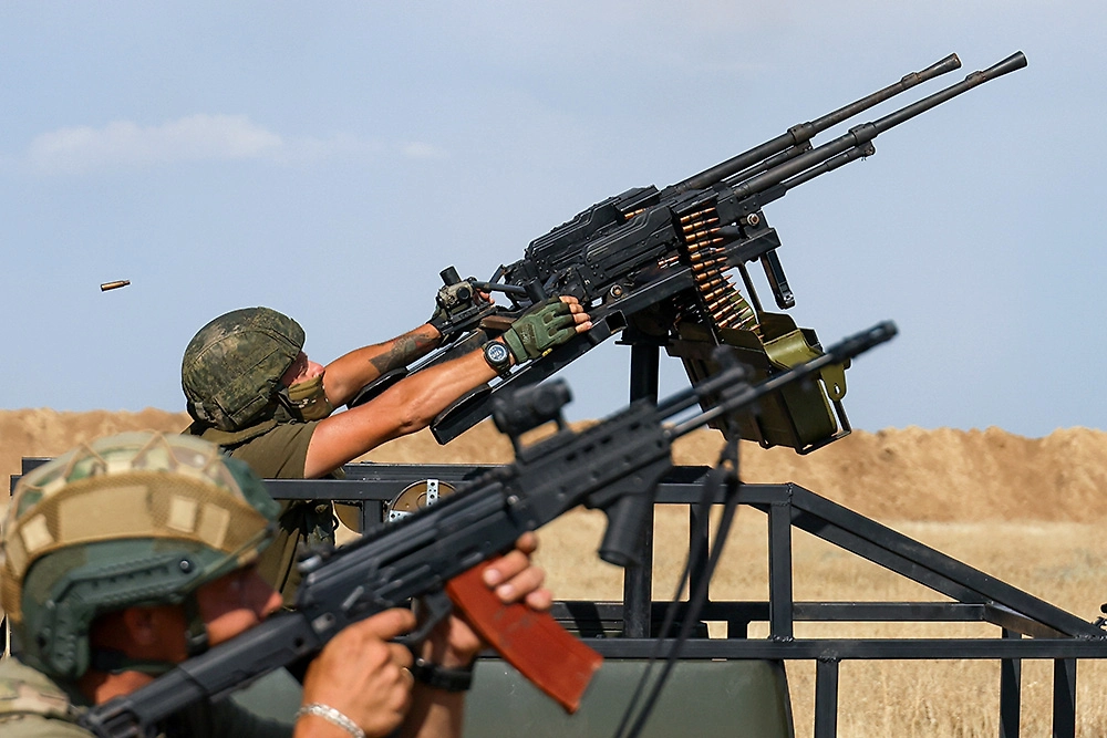 Российские штурмовики уничтожают позиции ВСУ на окраинах Орехова. Обложка © ТАСС / Алексей Коновалов