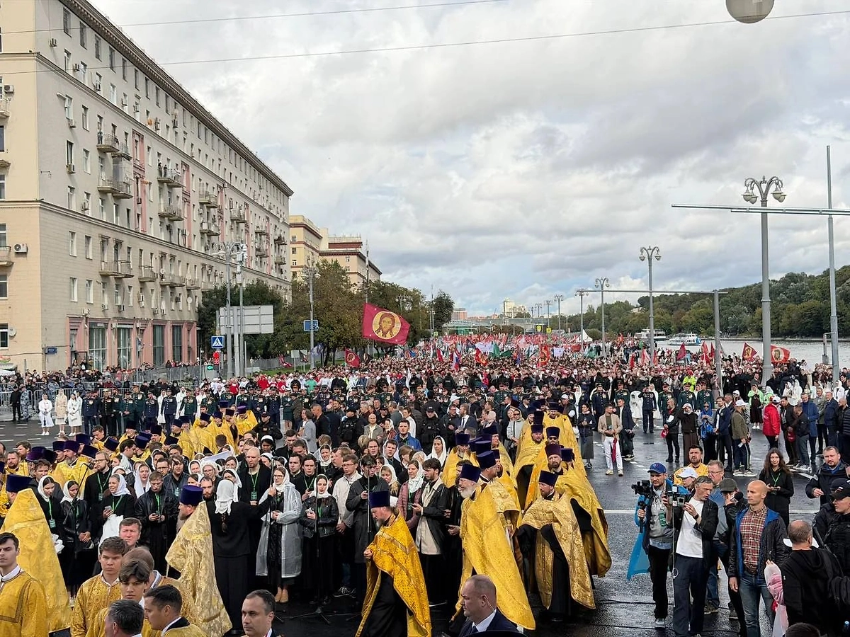 В Москве проходит крёстный ход во главе с патриархом Кириллом. Фото © Telegram / Общемосковский крёстный ход