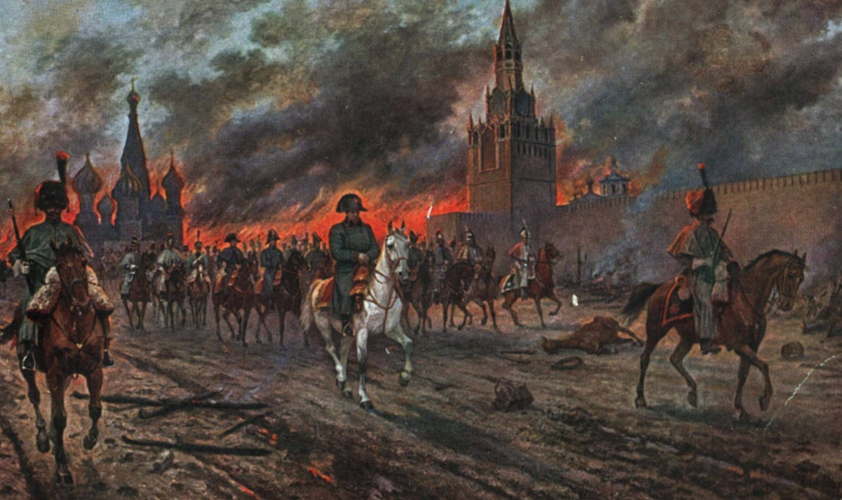 Наполеон покидает Кремль. Перед отступлением он приказал взорвать его. Фото © Wikipedia / Viktor Mazurovsky