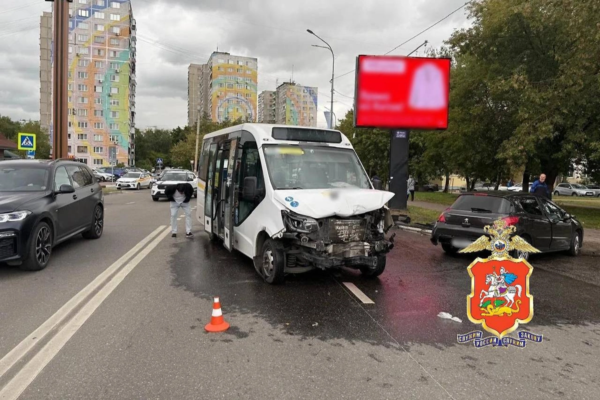 В ДТП с маршруткой в Раменском пострадали пять человек. Фото © Telegram / Подмосковная полиция