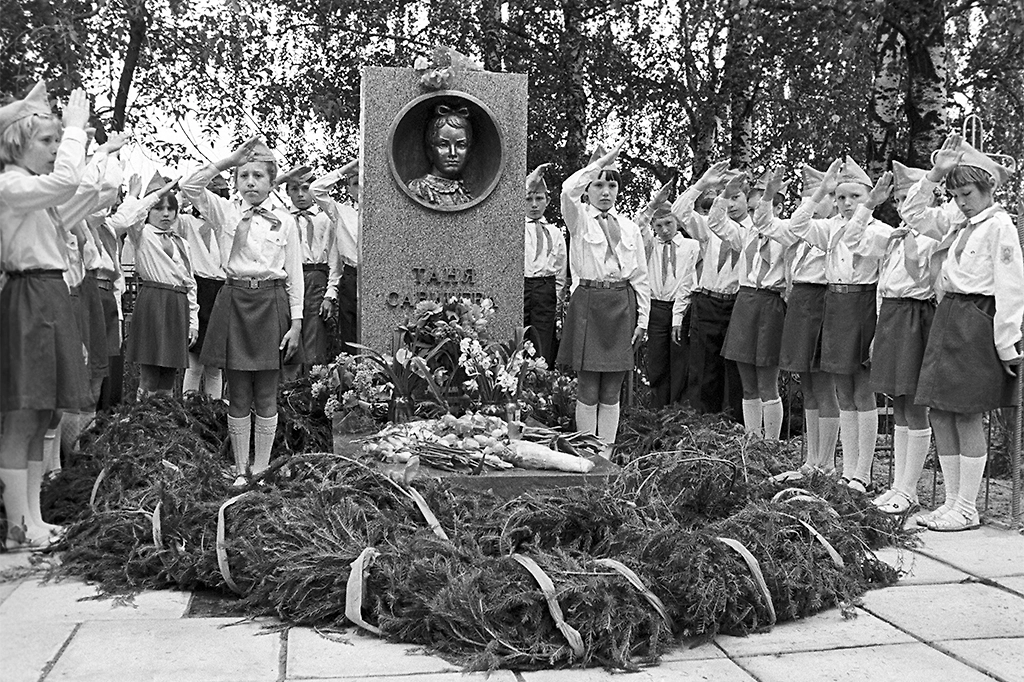 Последние страницы дневника Тани Савичевой стали символом гибели мирных жителей блокадного Ленинграда. Фото © ТАСС / Владимир Войтенко