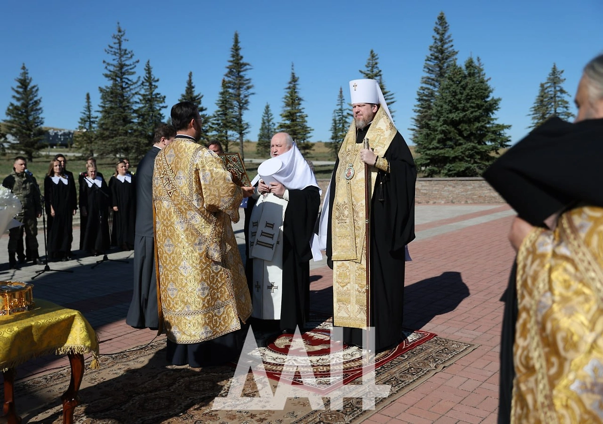 Мощи Дмитрия Донского доставили на Саур-Могилу перед отправкой на фронт. Фото © Telegram / ДАН
