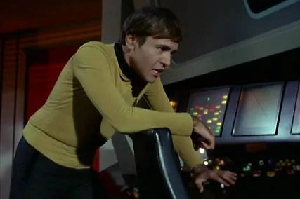 Как фильм Star Trek «Звёздный путь» предсказал современные планшеты и сенсорные экраны? Фото © Кадр из сериала «Звёздный путь», режиссеры Марк Дэниелс, Джозеф Пивни, Ральф Сененски и др., сценаристы Роберт Блох, Джон Д.Ф. Блэк, Пол Шнайдер и др.