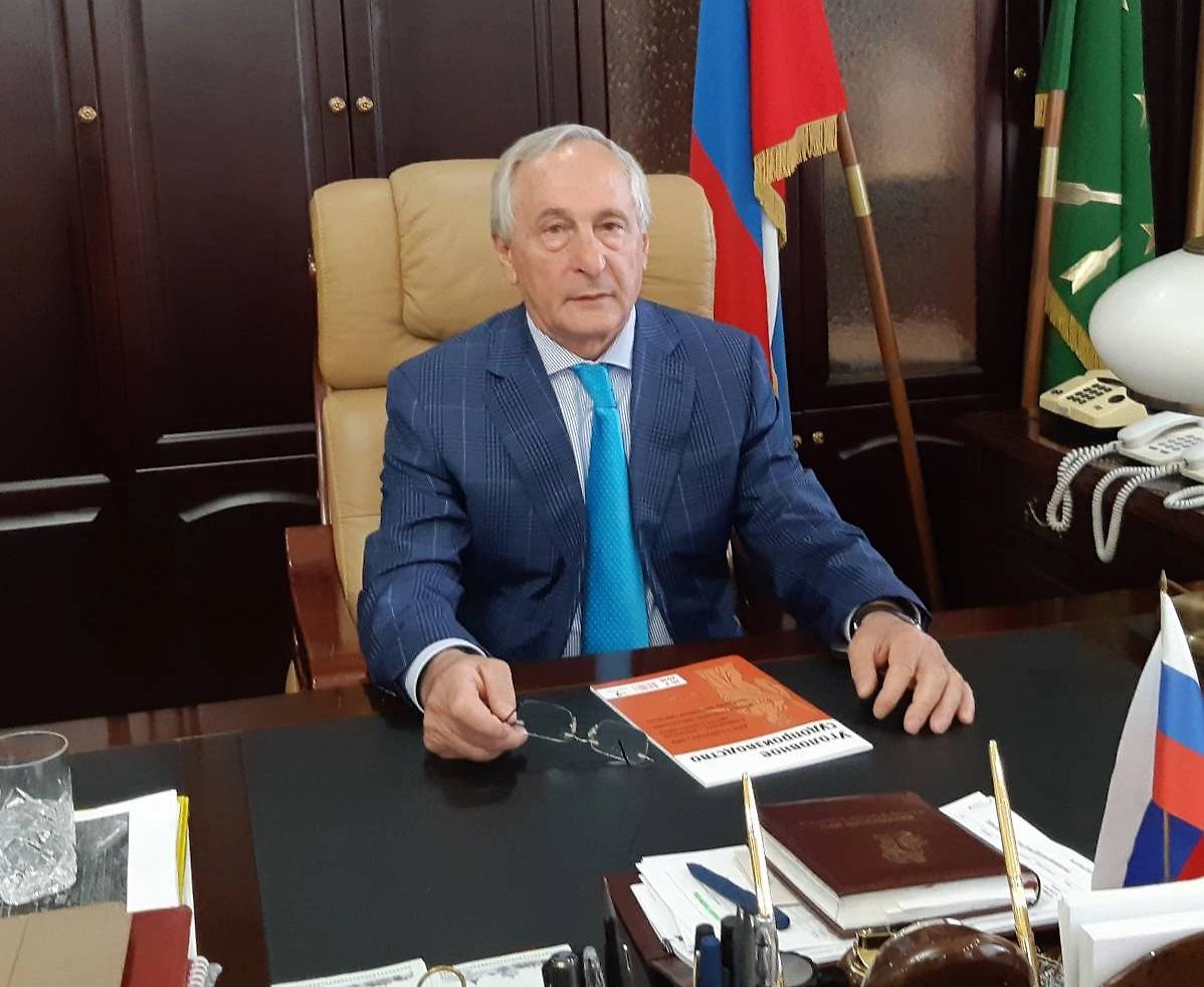 Аслан Трахов. Обложка © Wikipedia / ALDOR46