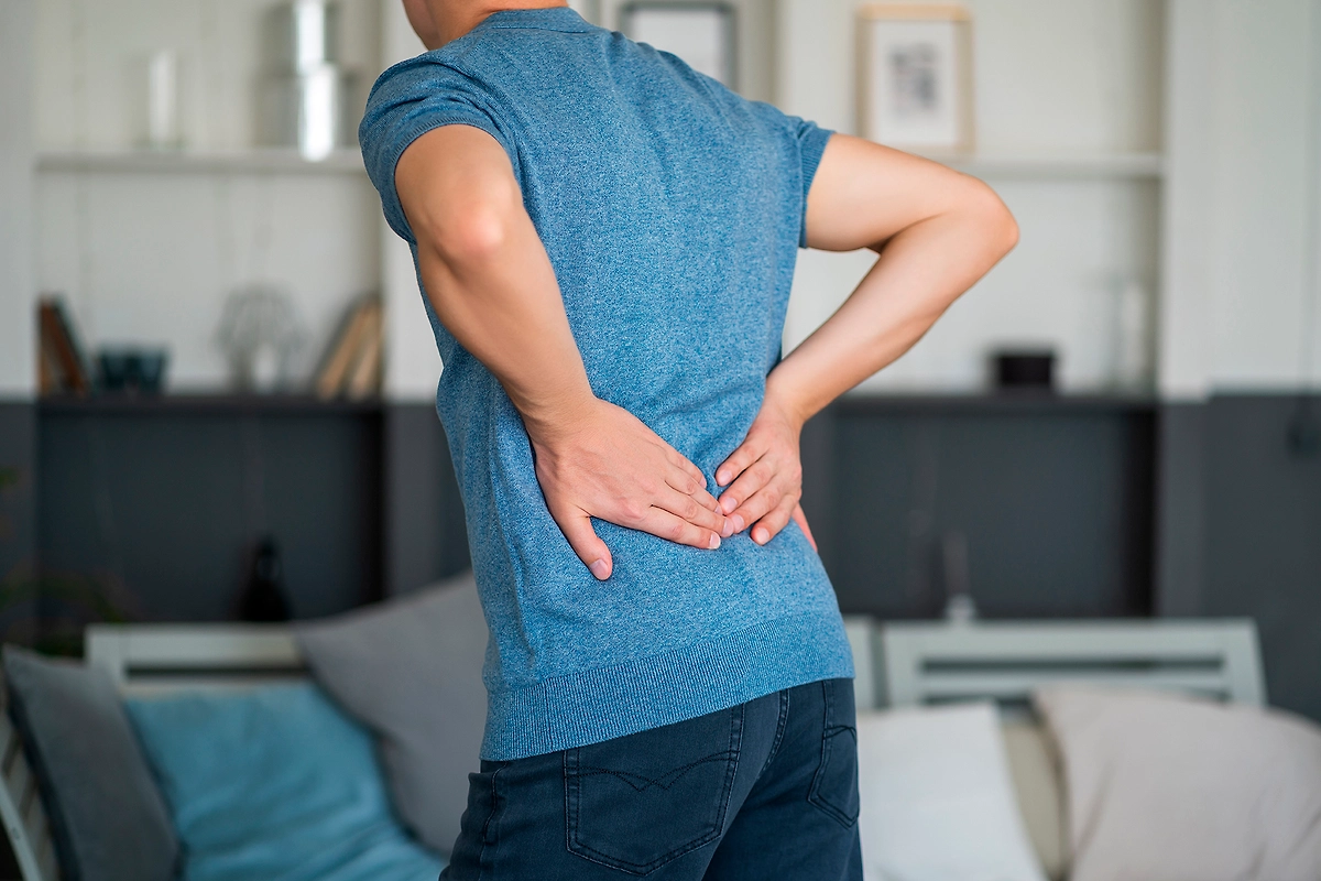 Болят колени или спина: как отличить «возрастное» от симптомов заболеваний. Фото © Shutterstock / FOTODOM /