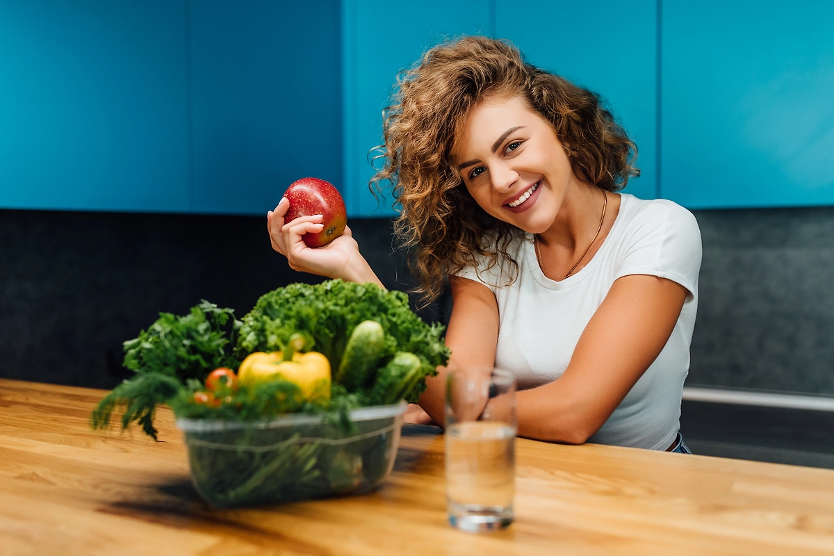 Когда начинать диету в феврале 2026: лунный календарь здоровья. Фото © Shutterstock / FOTODOM / EZ-Stock Studio
