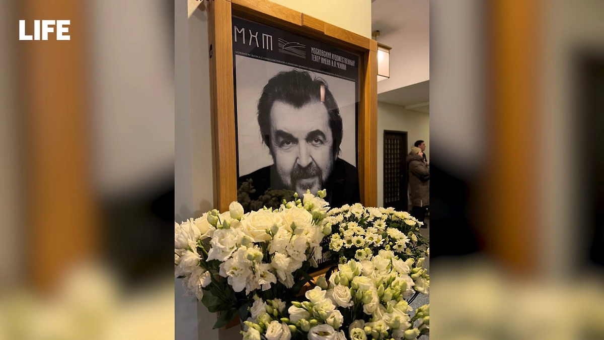 Проститься с Игорем Золотавицким прибыли близкие и коллеги. Фото © Life.ru