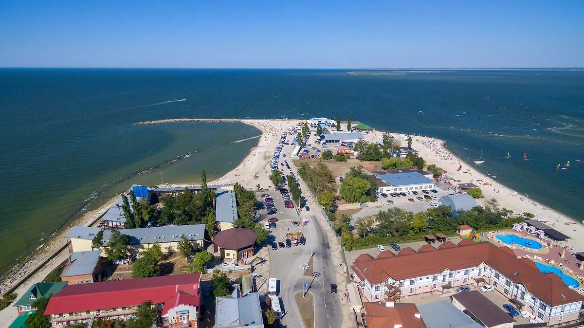 Летом 2026 года можно поехать отдыхать на Азовское море. Фото © Shutterstock / FOTODOM / AAresTT