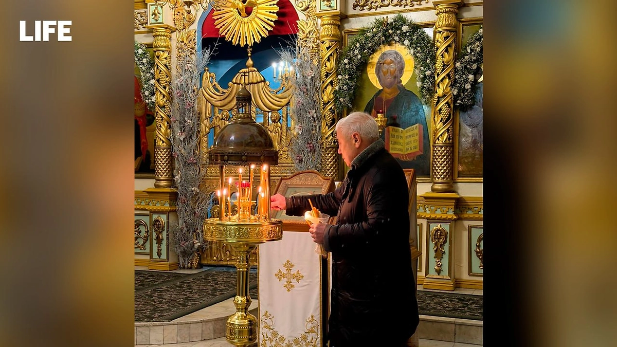 Депутат Госдумы Анатолий Аксаков посетил Свято-Троицкий мужской монастырь. Фото © Life.ru