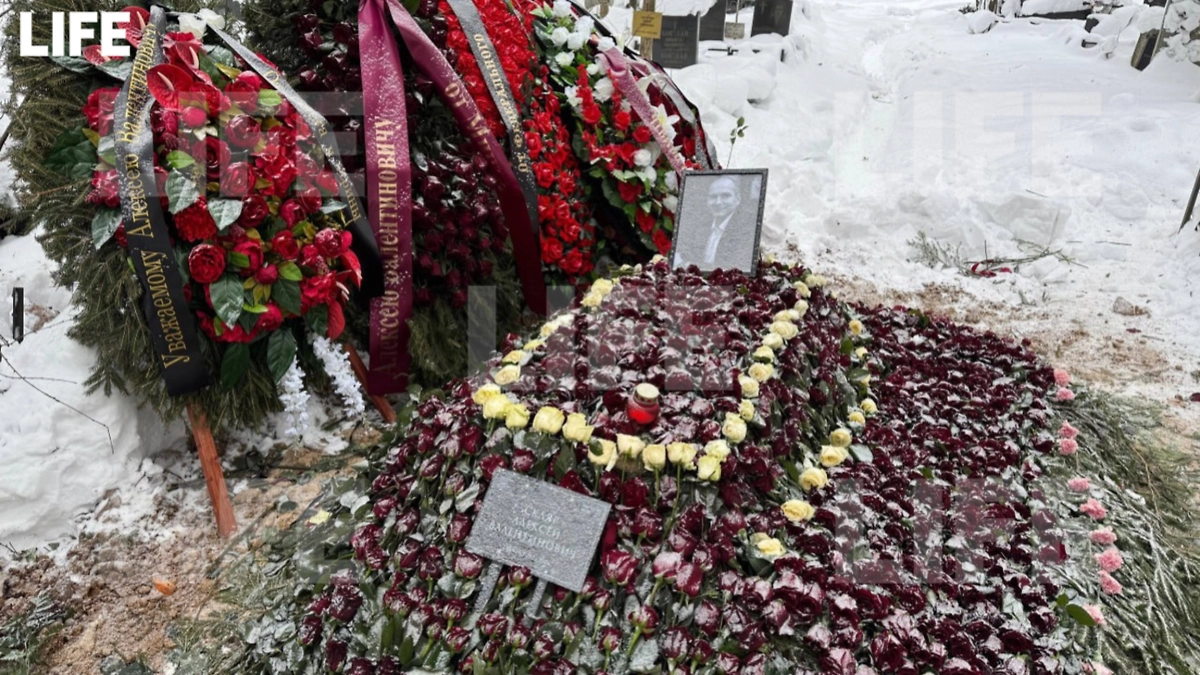 Могила Алексея Скляра на Хованском кладбище. Фото © Life.ru