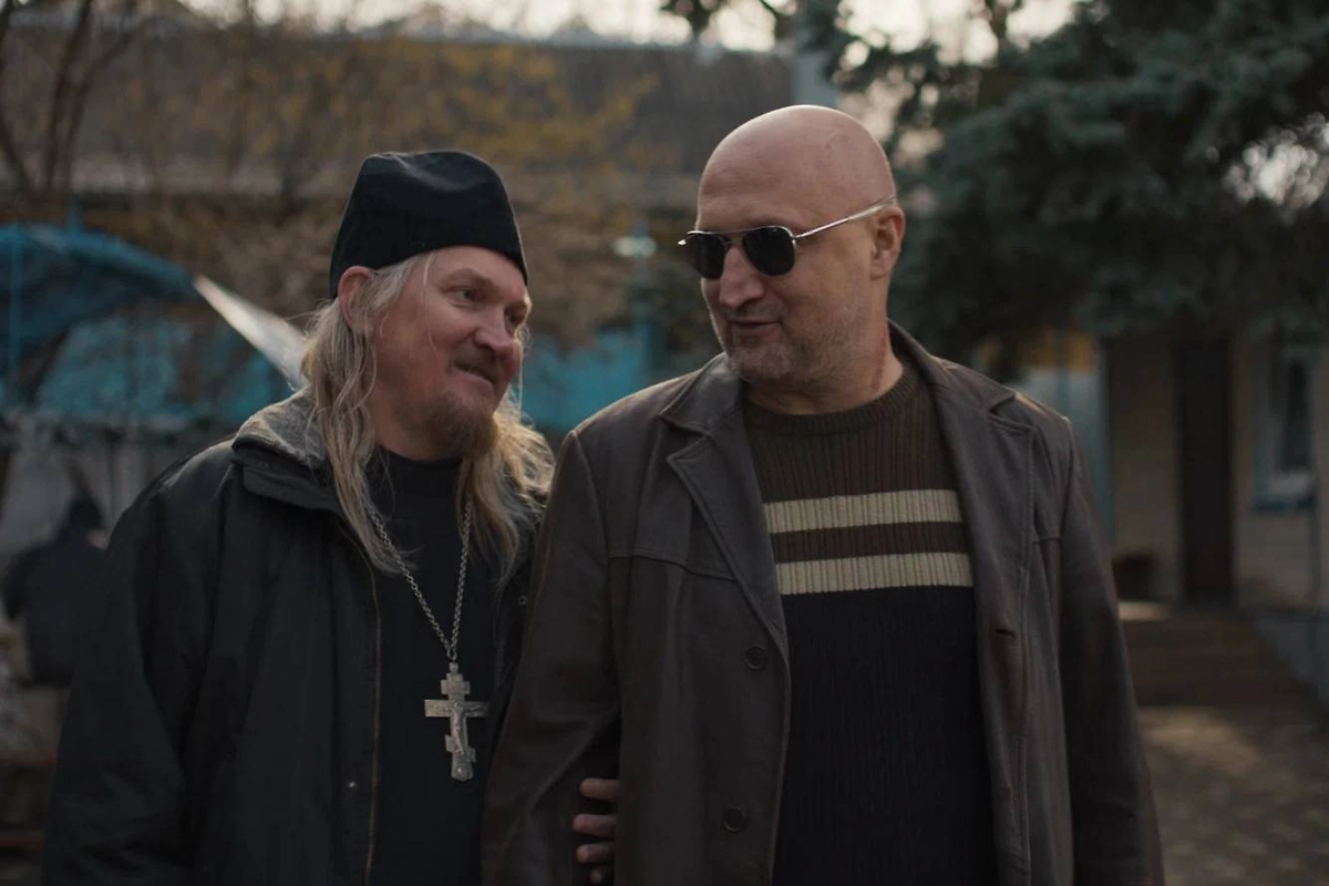 Русские сериалы 2026 года: премьеры от Okko, KION и START. Фото © Кадр из фильма «Встать на ноги», режиссёр Павел Тимофеев / Kinopoisk