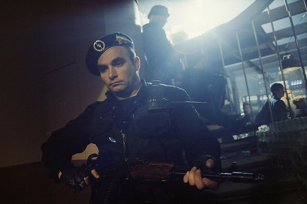 «Антикилер-2 Антитеррор», 2003: продолжение боевика. Фото © «Антикиллер-2: Антитеррор», режиссёр Егор Кончаловский, сценаристы Юрий Перов, Виктор Шамиров и др. / Kinopoisk