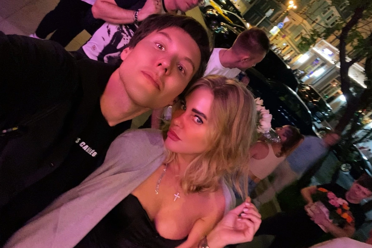 Анна Карелина и ныне покойный Антон Бибиков летом 2022 года. Фото © VK / Антон Николаевич 