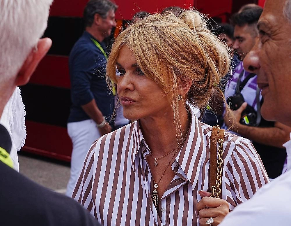 Коринна Шумахер стойко ухаживает за мужем. Фото © ТАСС / IMAGO / Hasan Bratic / DeFodi Images