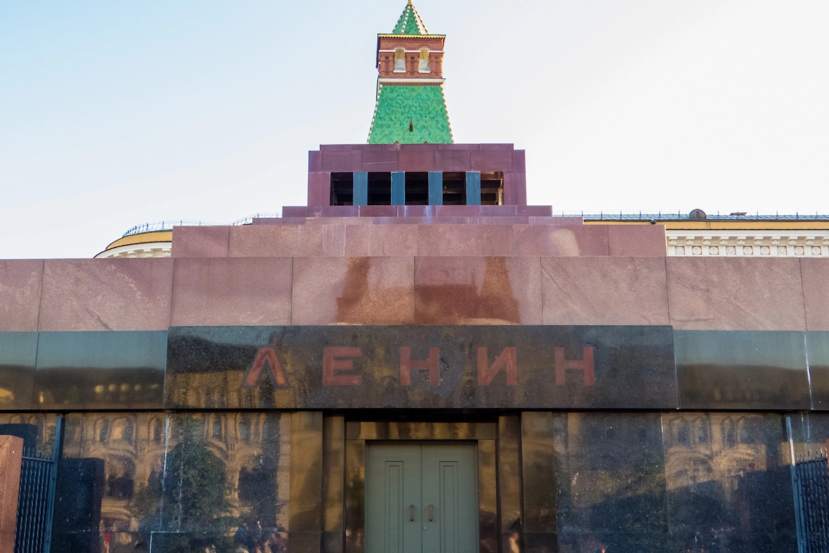 Мавзолей — это культовый зиккурат, или, по-другому, «Престол Сатаны». Фото © Shutterstock / FOTODOM / evgris