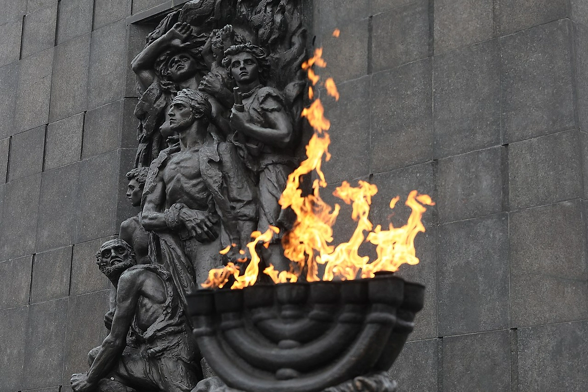 Международный день памяти жертв Холокоста 2026: дата и история. Фото © Wikipedia / Rafal Zambrzycki