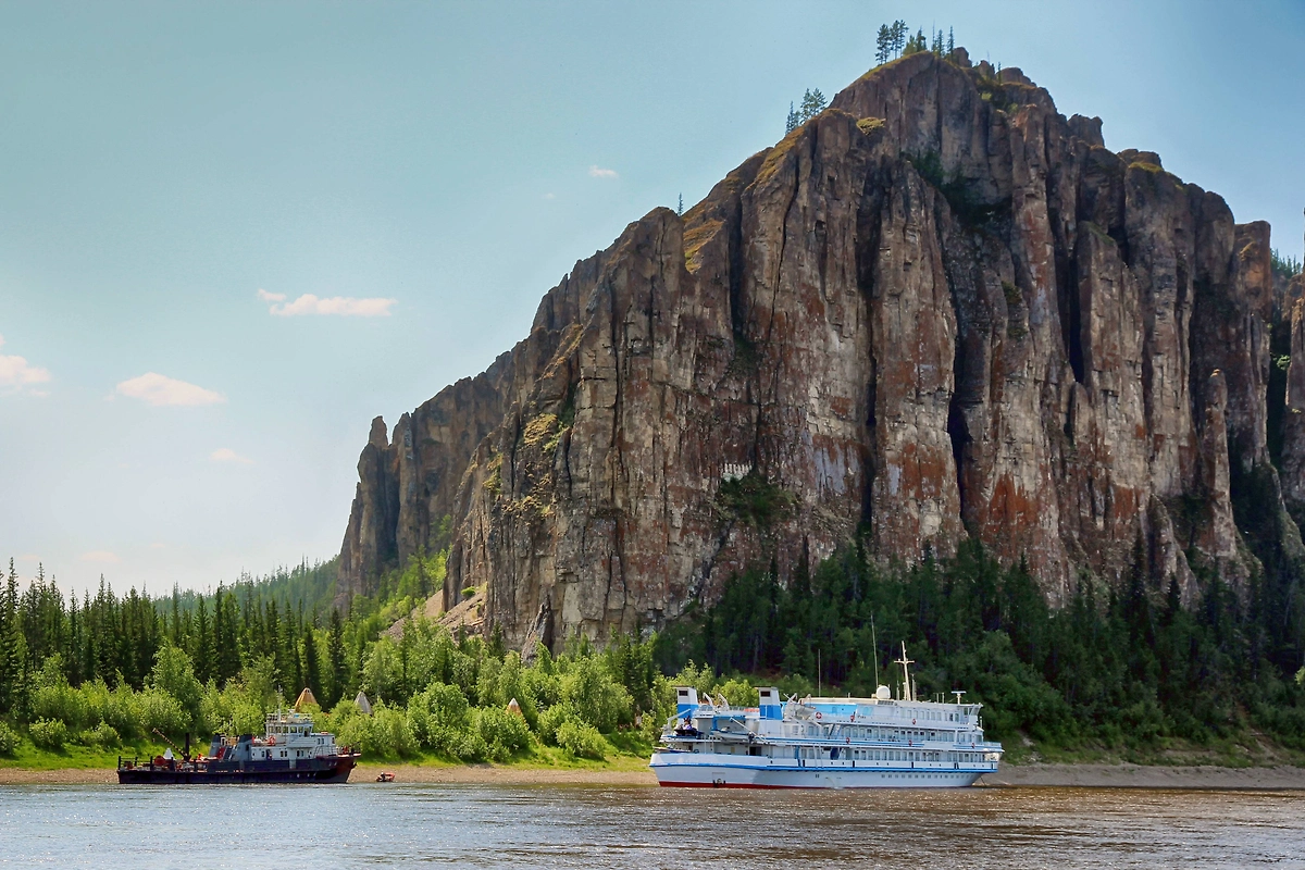 Ленские столбы — объект всемирного наследия ЮНЕСКО в Якутии. Фото ©  Shutterstock / FOTODOM / INDUPHOTOS