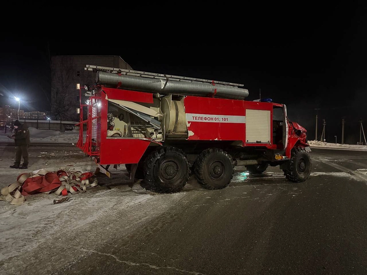 Пострадавшая в ДТП пожарная машина. Фото © Telegram / МВД по Удмуртской Республике