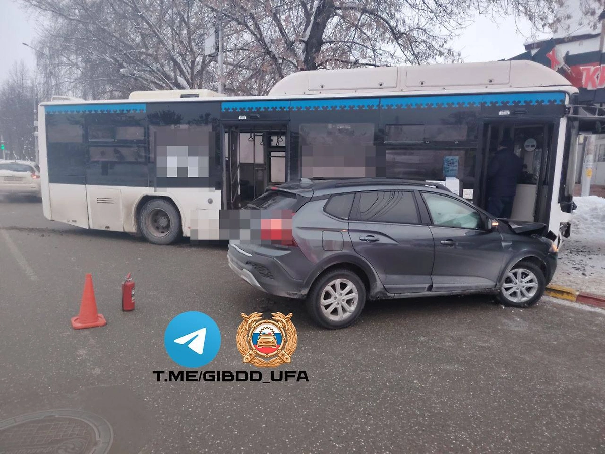 Место ДТП в Уфе. Фото © МВД Башкортостана