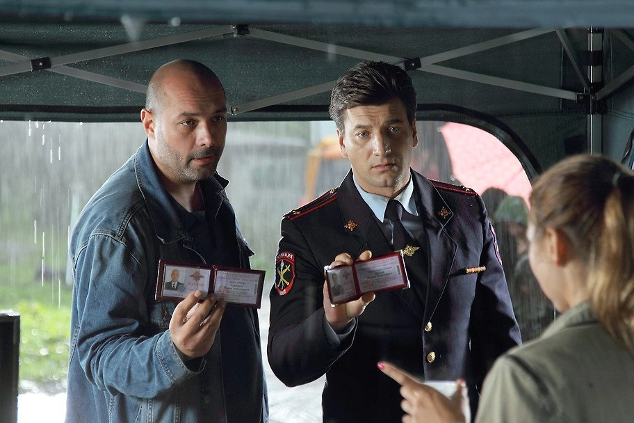 Устюгов (справа) в роли Шилова. Фото © Кадр из сериала «Ментовские войны – 10», режиссёр Денис Скворцов / Kino-teatr.ru