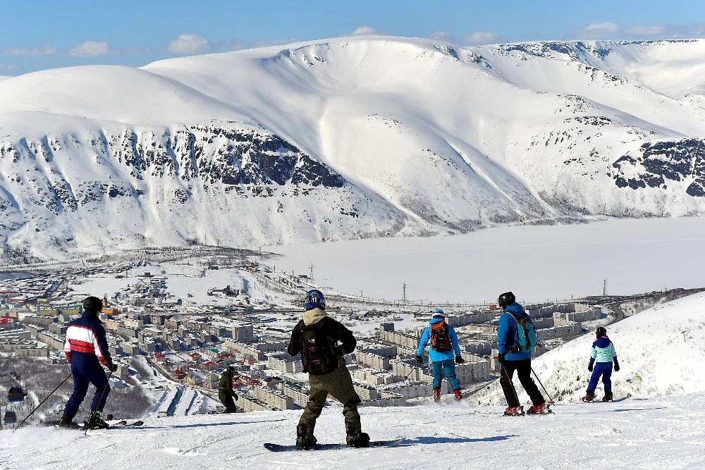 Хибины в Мурманской области — ещё одна точка для горнолыжников. Фото © ТАСС / Лев Федосеев