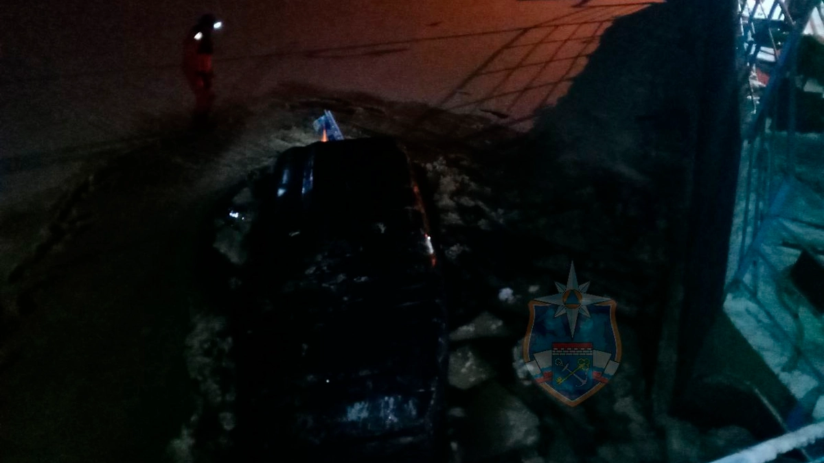 Трое погибли, один человек выжил. Фото © Telegram / Аварийно-спасательная служба ЛО