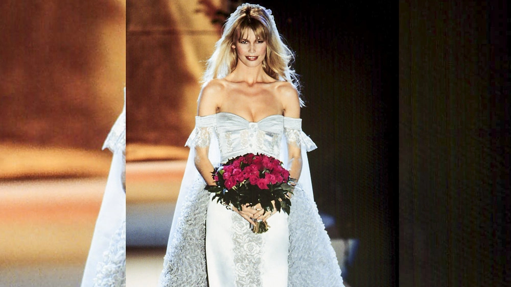 Замуж Клаудия Шиффер выходила в знаменитом платье от Валентино Гаравани. Фото © Victor VIRGILE / Gamma-Rapho via Getty Images