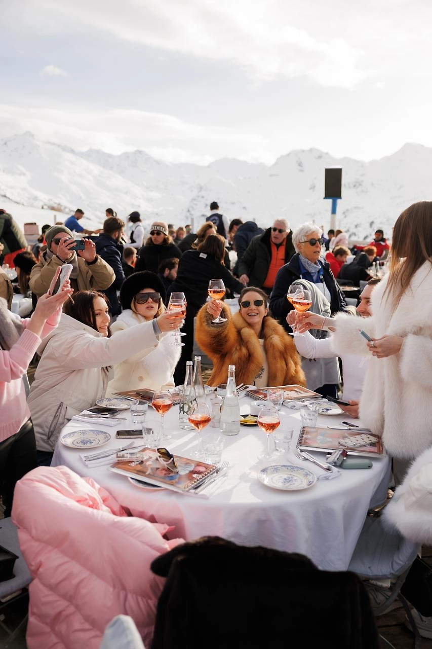 Фото © Telegram / Rendez-Vous (Рандеву)