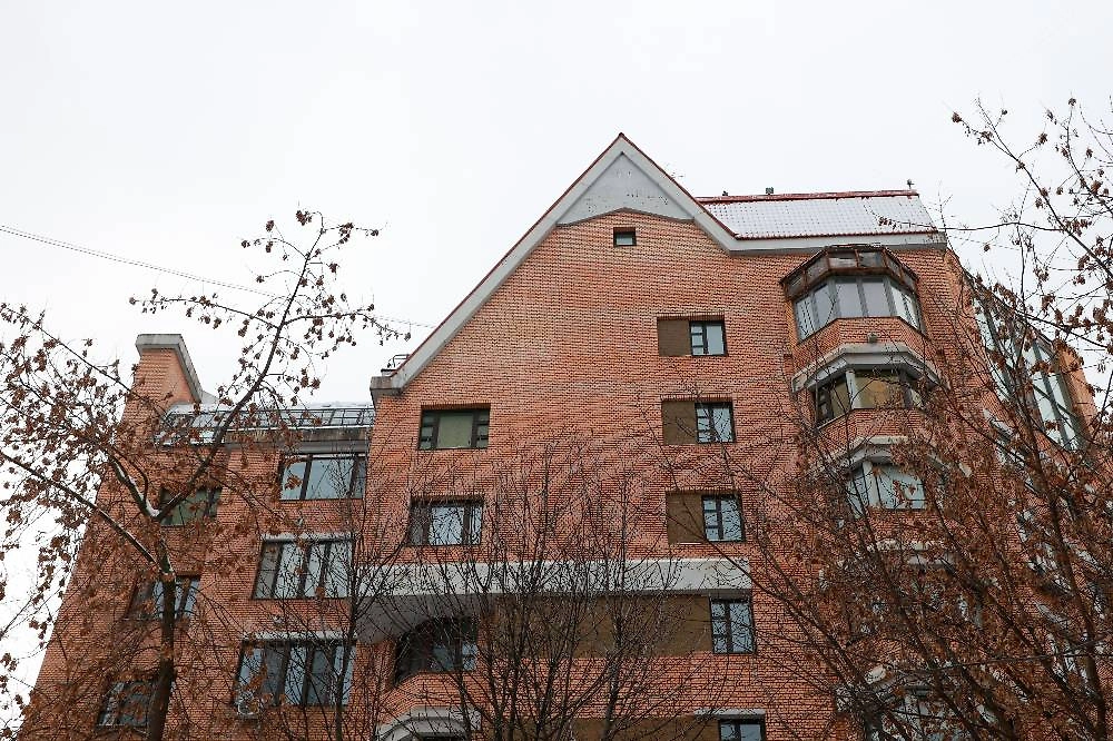 Скандал с квартирой Ларисы Долиной: что произошло и кто виноват. Дом, в котором располагалась квартира Ларисы Долиной. Фото © ТАСС / Мария Семёнова