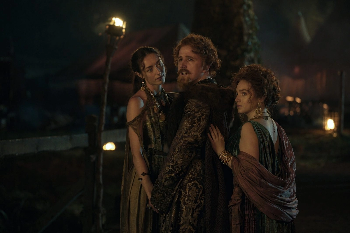 Когда выйдет спин-офф «Игры престолов». Фото © Кадр из сериала «Рыцарь семи королевств», режиссёры Оуэн Харрис, Сара Адина, сценаристы Айра Паркер, Азиза Барнс, Ирам Мартинес и др. / Kino-teatr