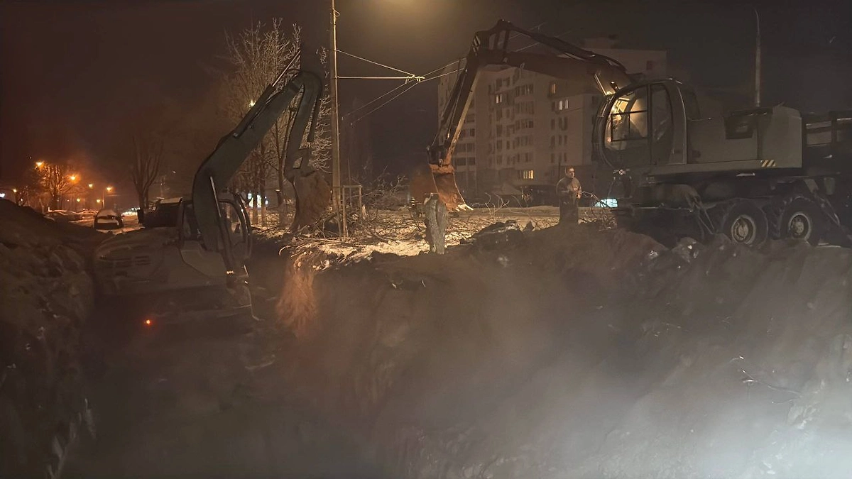 Работы по извлечению упавшего боеприпаса в Белгороде. Обложка © Telegram / Настоящий Гладков