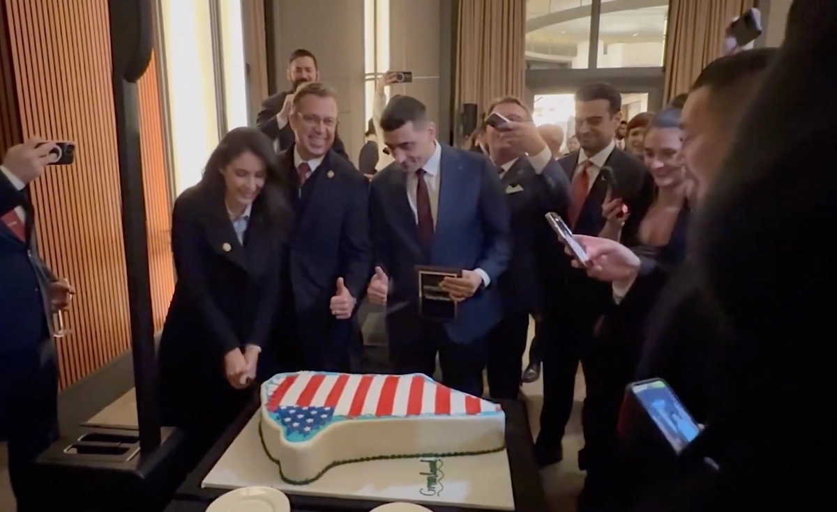 Обложка © X / MichaelCasey_