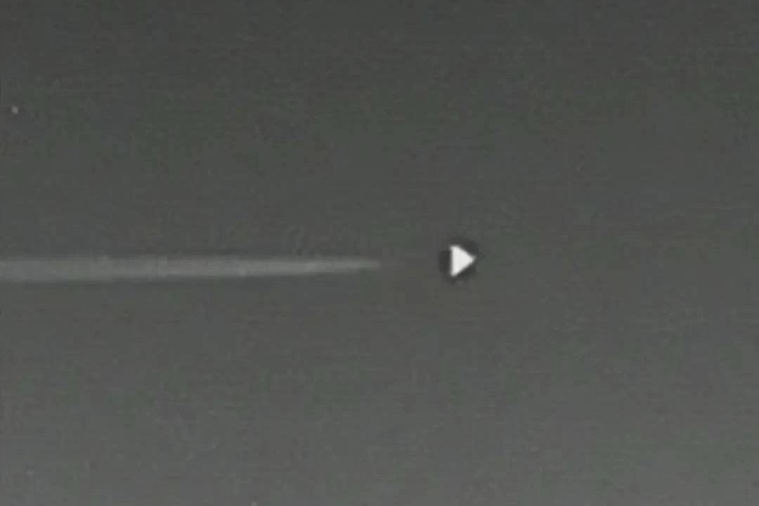 Над «Зоной 51» засняли загадочный треугольный летательный аппарат. Фото © Instagram (признан экстремистской организацией и запрещён на территории Российской Федерации)/ uncannyexpeditions