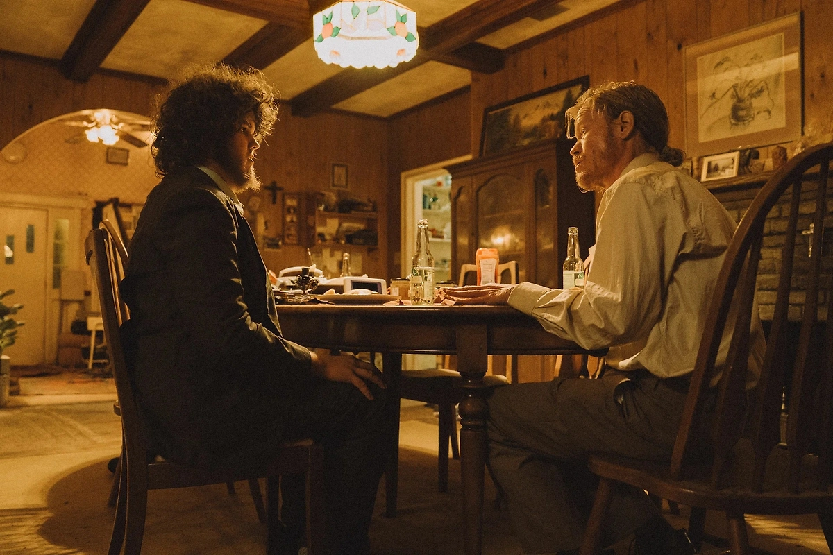 «Бугония» и невероятная история актёра-дебютанта с аутизмом из обычной школы. Фото © Кадр из фильма «Бугония», режиссёр Йоргос Лантимос, сценаристы Уилл Трейси, Чан Джун-хван / Kinopoisk