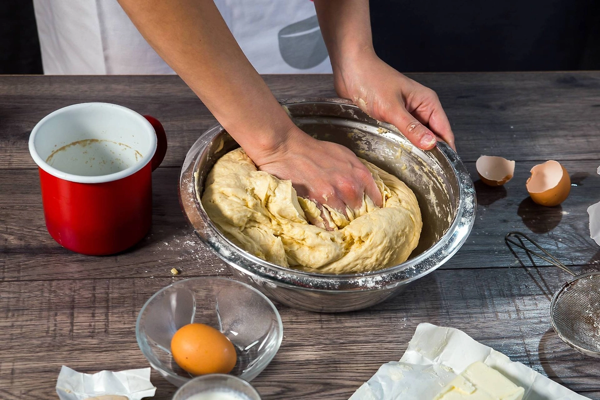 Как правильно замесить тесто для пельменей. Фото © Shutterstock / FOTODOM / adriaticfoto