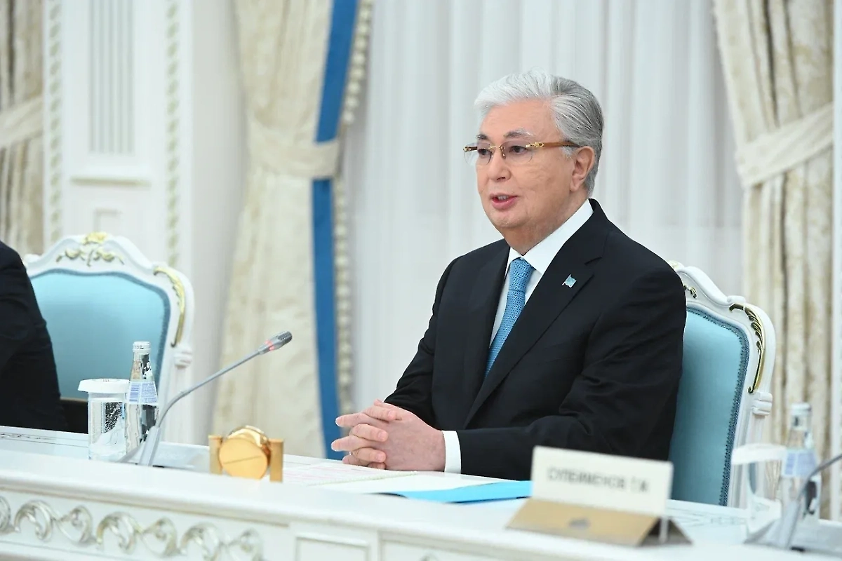 Токаев заявил о высоких личных качествах Путина после встречи с Назарбаевым