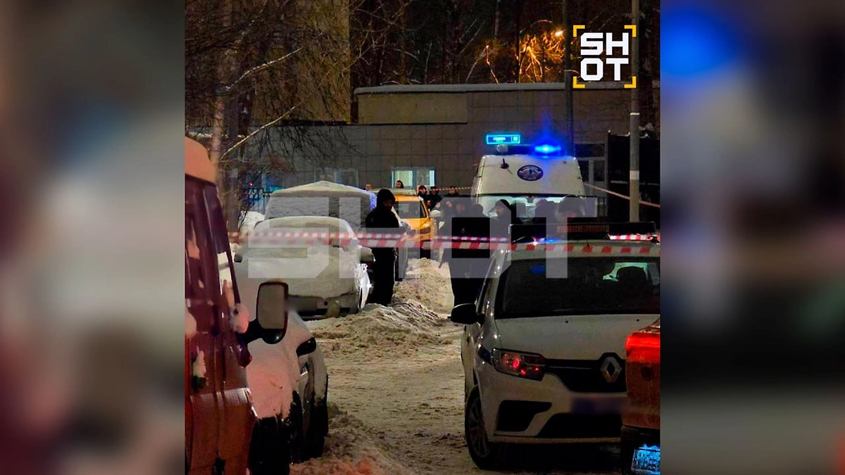 Автомобиль в Свиблово, предположительно, со взрывчаткой. Фото © SHOT