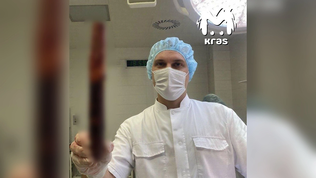 Черенок от лопаты пробил шею жителю Красноярска и вышел через рот. Фото © Telegram / Kras Mash