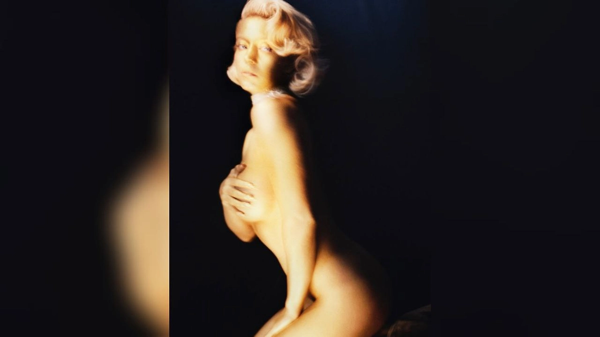 Сидни Суини снялась полностью обнажённой для обложки глянца. Фото © Instagram (признан экстремистской организацией и запрещён на территории Российской Федерации) / sydney_sweeney